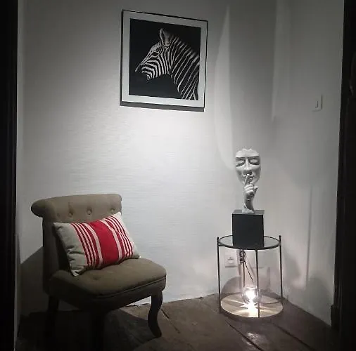 Le Clos De Cinacle فندق مبيت وإفطار 3*